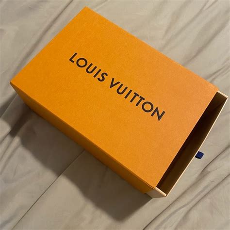 louis vuitton shoes packaging.